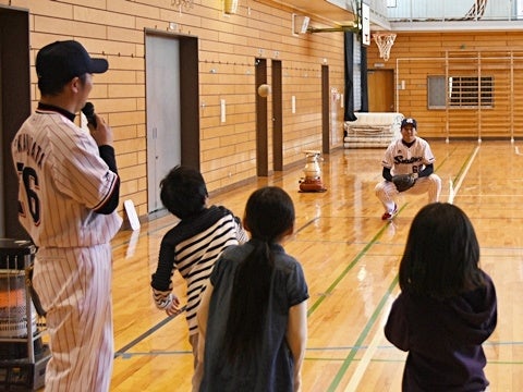 キャッチボールでふれ合い