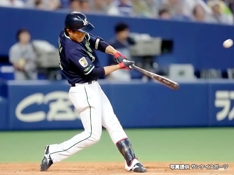 反撃の口火を切る2号2ラン