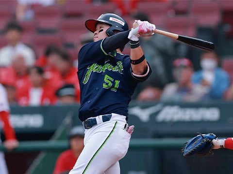 濱田選手が先制となる4号ソロを放つ！