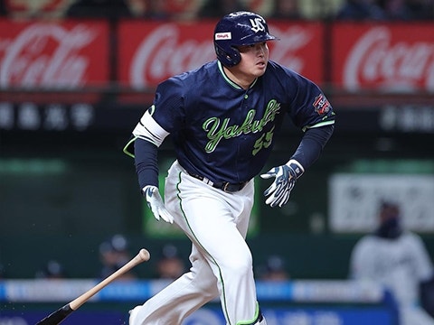 村上選手が2点タイムリー二塁打