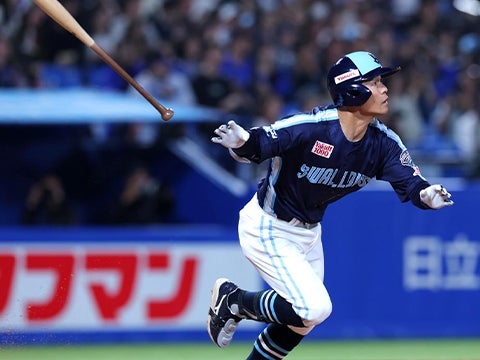 茂木選手が逆転の5号3ランを放つ