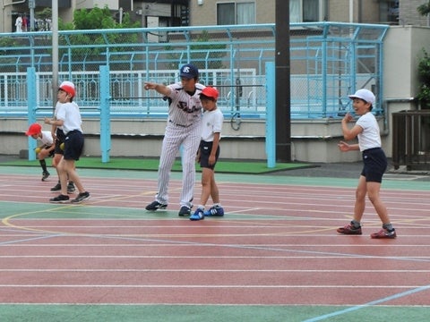 熊田氏と度会氏が浜川小学校で投げ方指導！