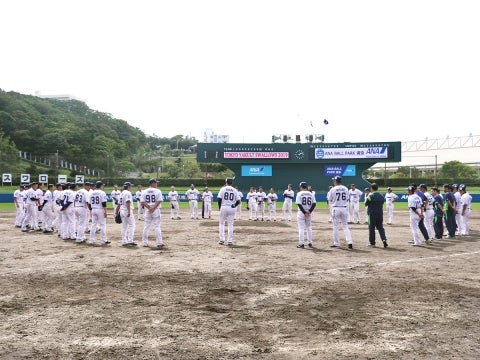 マウンドに集まり