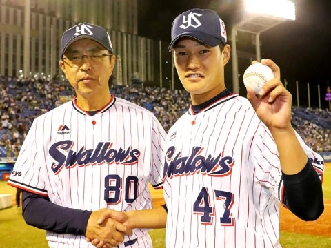 高橋投手がプロ初勝利！