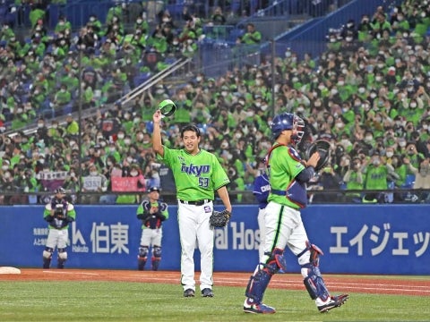 大きな拍手に包まれながら