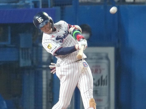 塩見選手が勝ち越しの1号ソロ含む、猛打賞！接戦を制し、日本シリーズ先勝！