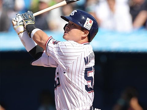 村上選手が神宮通算100号到達