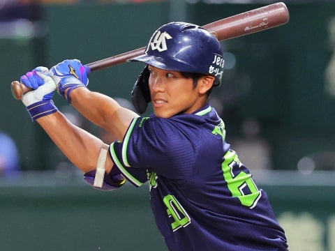 武岡選手がプロ初出場、初打席で初安打