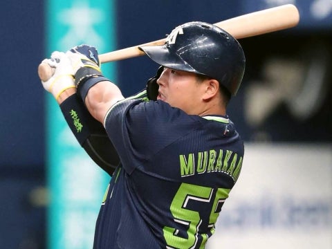 村上選手がオープン戦1号2ラン含む2安打3打点