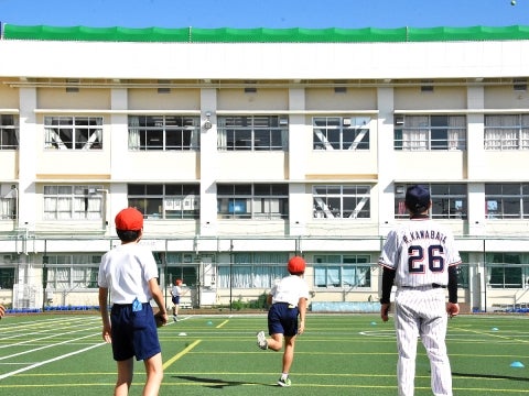 屋上に向かって