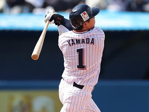 山田選手が先頭打者ホームラン