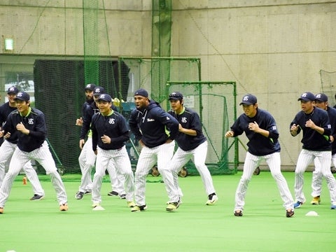 オープン戦中止で室内練習