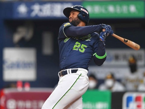 サンタナ選手が決勝の2号2ラン！開幕戦を逆転勝利で飾る！