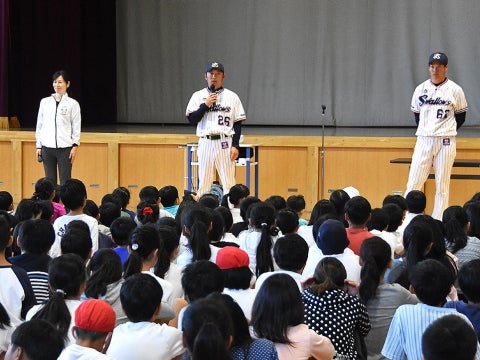 河端氏と徳山氏が板橋区立常盤台小学校を訪問！