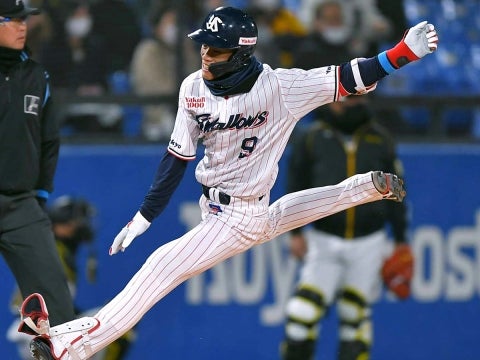 塩見選手が一時同点となるタイムリー