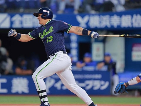 オスナ選手が先制タイムリー