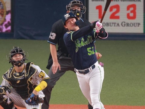 濱田選手が1号ソロを放つ！