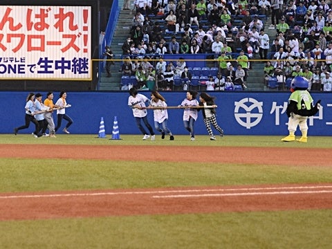 コーンを回れ！台風の目リレー対決