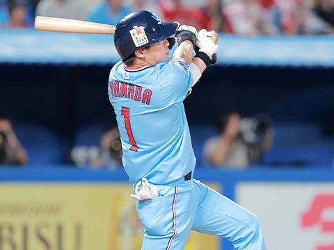 山田選手が7号ソロを放つ