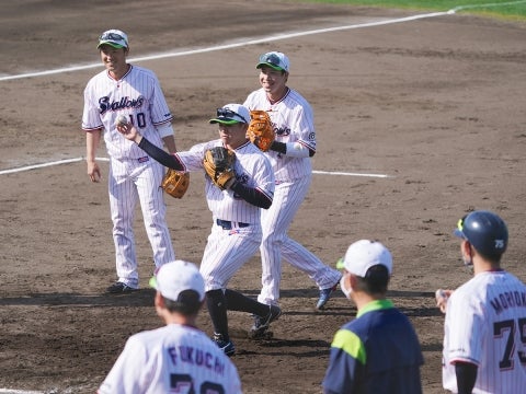 厳しい中にも笑顔