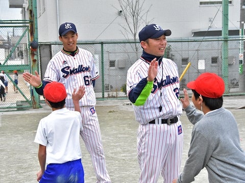 河端氏と徳山氏が世田谷区立山野小学校で投げ方指導！