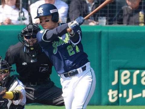 中村選手がマルチ安打を放つ