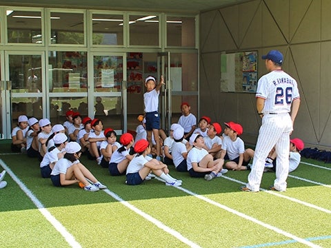 熱心に耳を傾ける