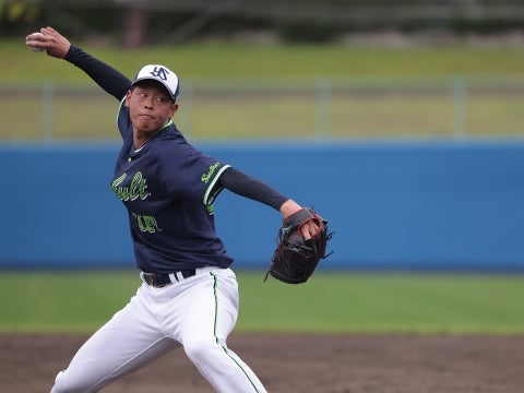 打撃投手を務める丸山翔大投手