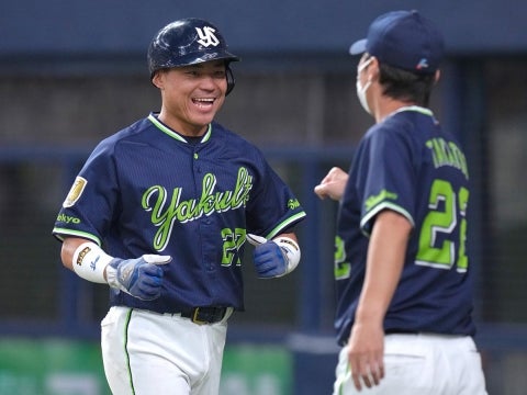 中村選手が決勝の2点タイムリー！試合を決める！