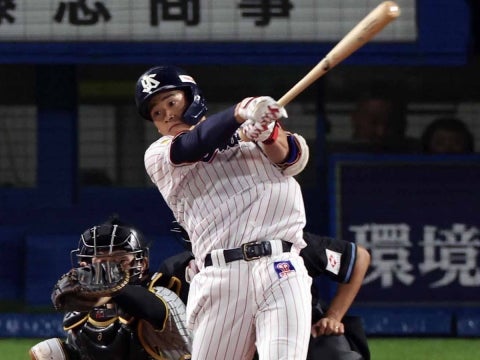 塩見選手がタイムリーを放つ！