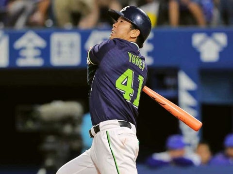 雄平選手が2本のホームランで勝利に導く