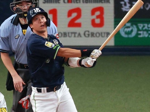 山田選手が10号2ラン。球団最長タイ記録となる10年連続2桁ホームランを達成