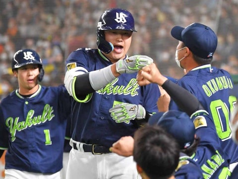 村上選手が勝ち越しの8号満塁弾！