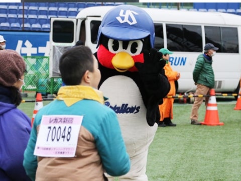 つば九郎が「第16回新宿シティハーフマラソン」に登場！