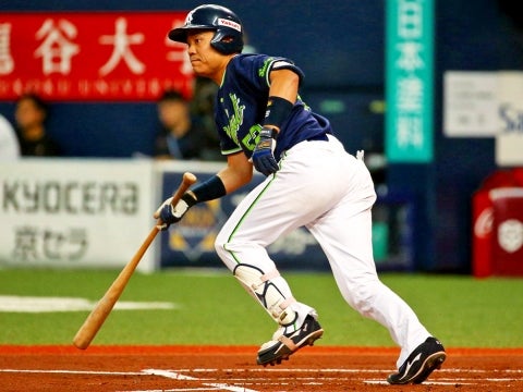 先制の2点タイムリー二塁打