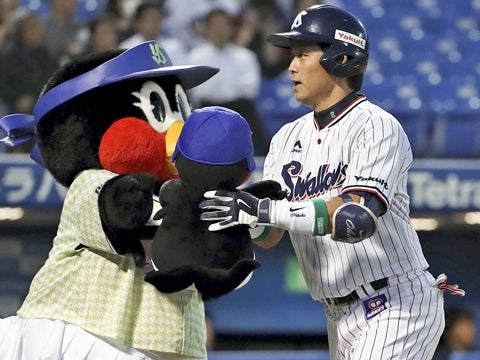 一時勝ち越しのソロアーチ