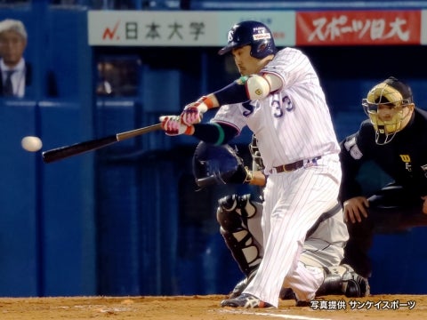 畠山選手が9回に意地のタイムリー