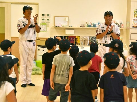 度会氏、河端氏が小学館アカデミーしんとよす保育園を訪問！園児たちと楽しくボール遊び！