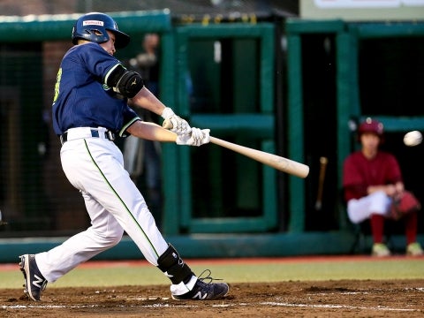 青木選手が勝ち越しの2点タイムリー