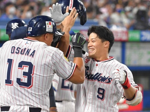 塩見選手が決勝の13号2ラン！