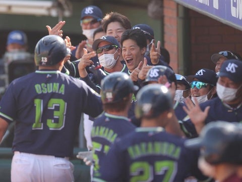 オスナ選手が値千金の4号3ラン！