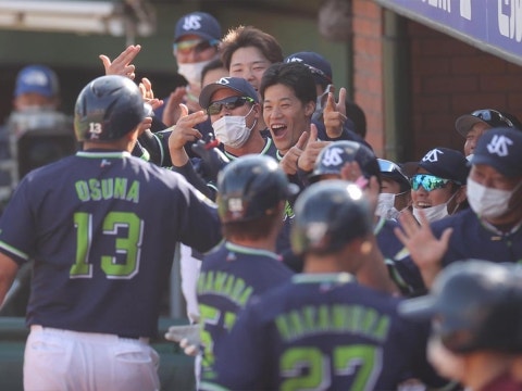 オスナ選手が値千金の4号3ラン！