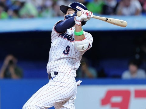 塩見選手が決勝のタイムリー二塁打！