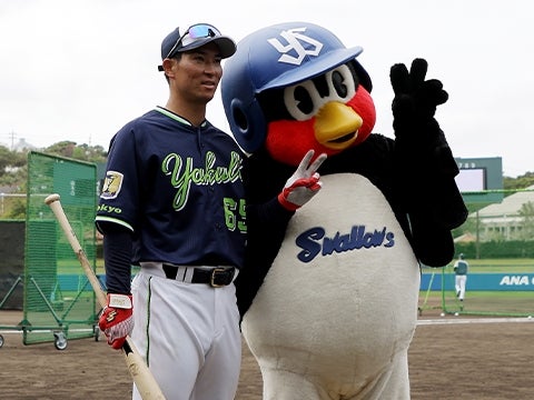 松本友選手とつば九郎