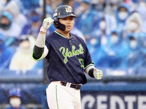村上選手が同点の2点タイムリー！