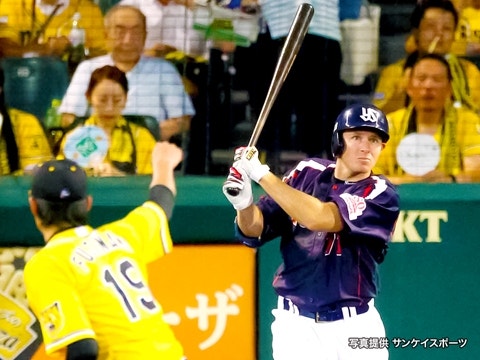 デニング選手が3二塁打