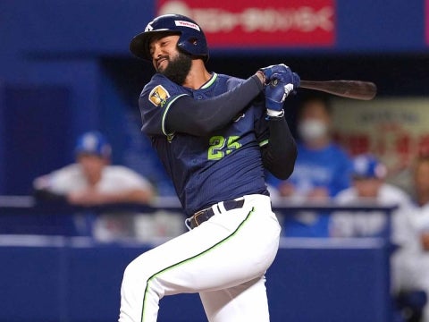 サンタナ選手がタイムリー二塁打