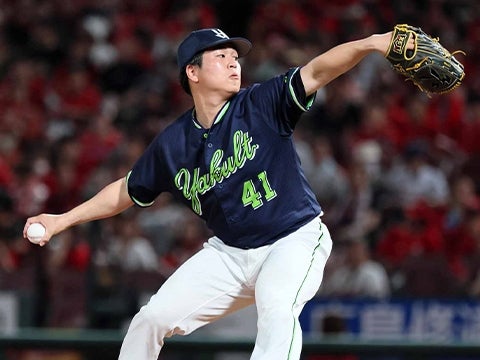 矢崎投手が三者凡退に封じる投球