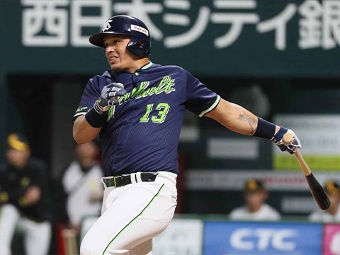 オスナ選手が2打席連続の二塁打