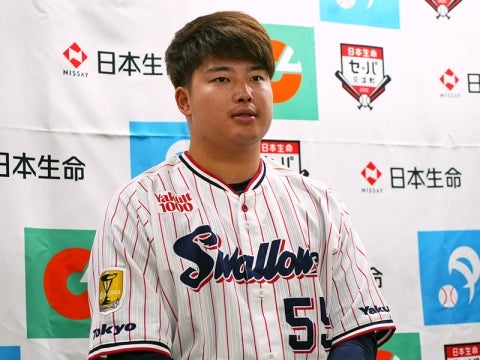 日本生命セ・パ交流戦MVPを受賞した村上選手が記者会見